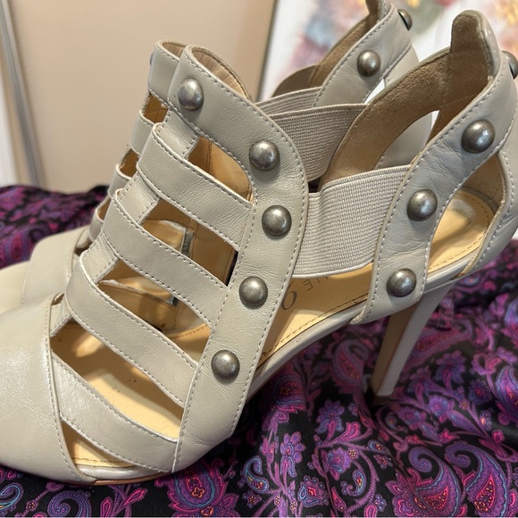 Taupe leather caged sandals. - Picture 4 of 4